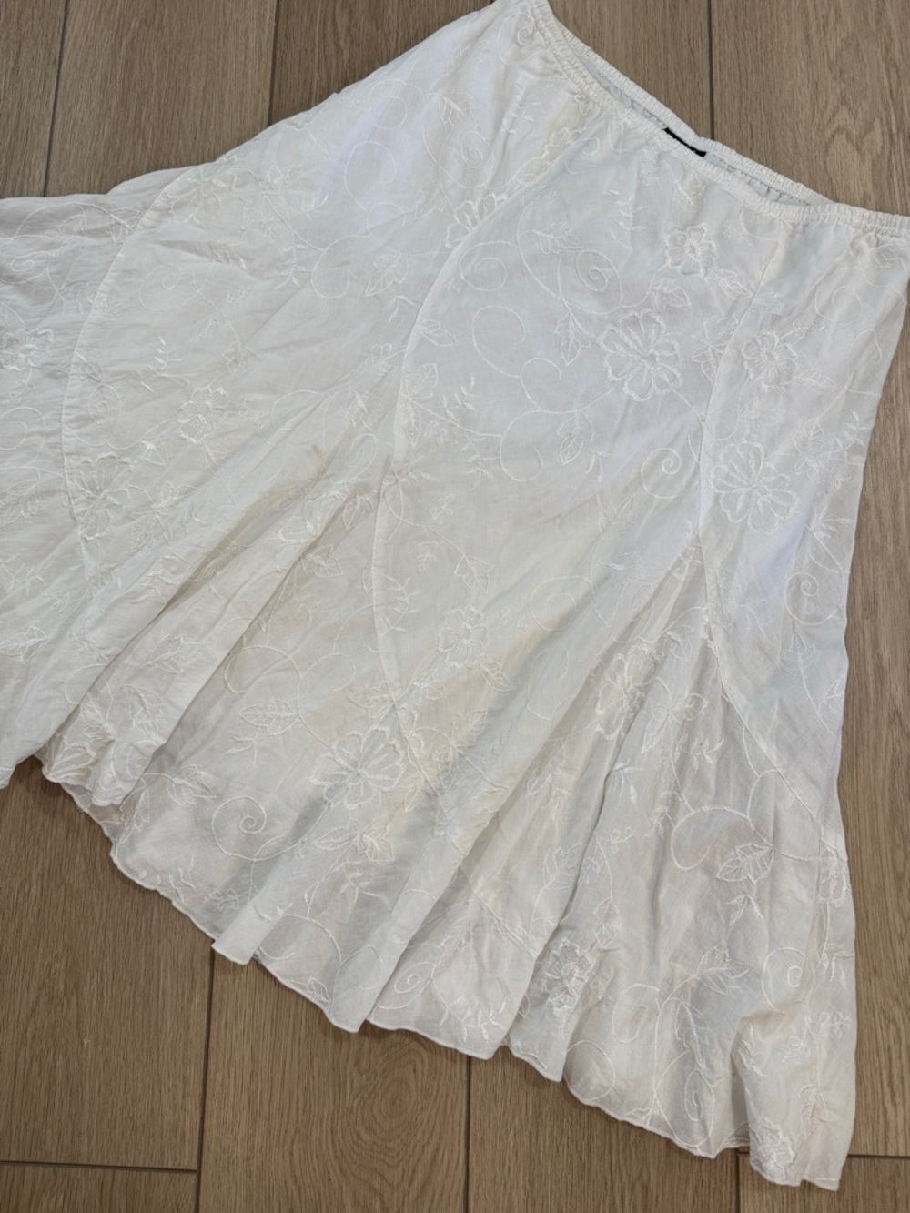 JKLA California White Floral Embroidered Midi Skirt Sz L Flowy Girly 90s Y2K